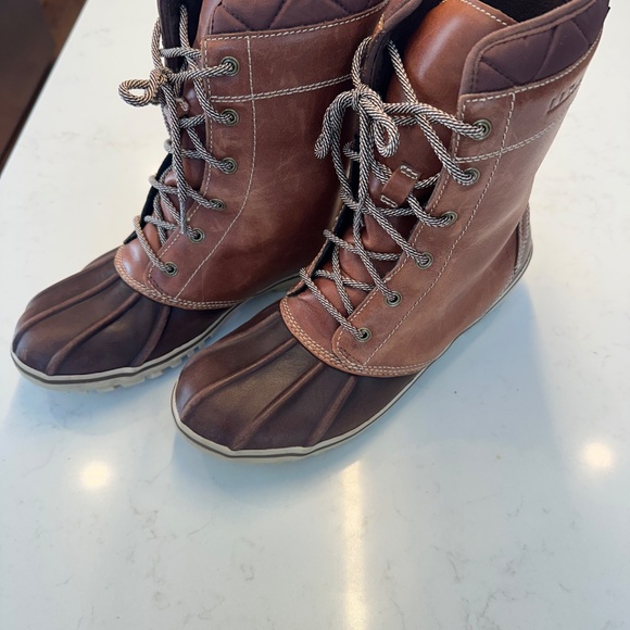 LL Bean Bar Harbor Insulated Boots, Midi - Picture 2 of 5